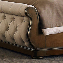 Load image into Gallery viewer, Cotswold Sleigh Bed