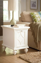 Load image into Gallery viewer, LYNN HAVEN Chairside Table