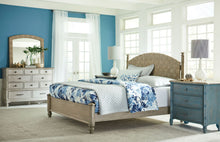 Load image into Gallery viewer, LITCHFIELD CURRITUCK LOW POST QUEEN BED COMPLETE