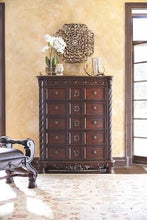 Load image into Gallery viewer, North Shore Chest