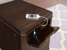 Load image into Gallery viewer, GRANTHAM HALL CHAIRSIDE TABLE
