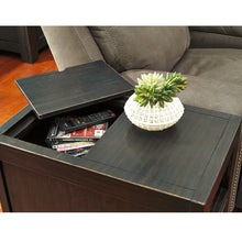 Load image into Gallery viewer, Gavelston Chairside End Table
